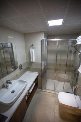 Can Deluxe Hotel - Görsel 11