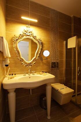The White Swan Suites İstanbul - Görsel 16