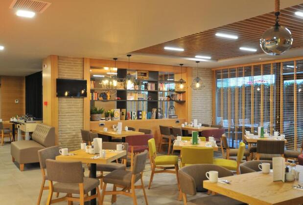 Holiday Inn İstanbul Kadıköy - Görsel 7