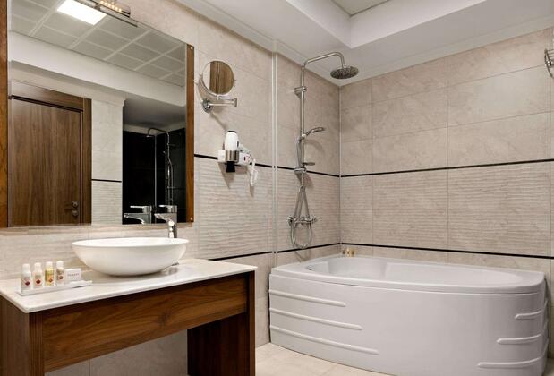 Ramada by Wyndham Van - Görsel 12