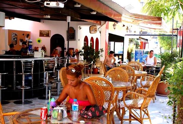 City Otel & Pension Kuşadası - Görsel 3