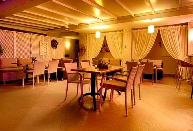 Romance Club - Görsel 4