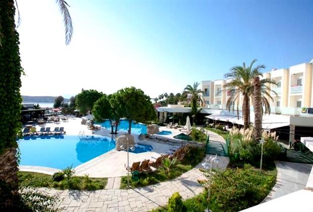 Palm Beach Otel Küçükkuyu Gümbet - Görsel 4