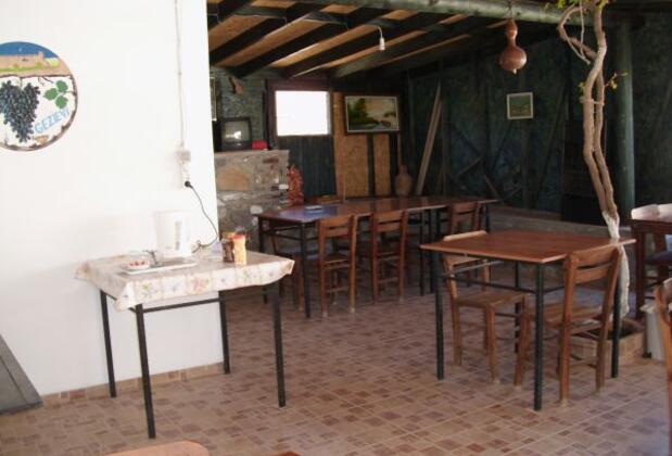 Bozcaada Gezievi Pansiyon - Görsel 12