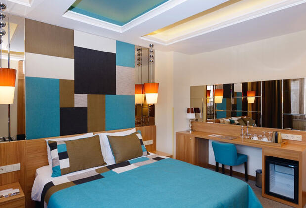 Collage Cihangir Hotel - Görsel 24