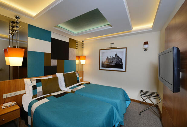 Collage Cihangir Hotel - Görsel 3