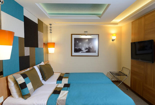 Collage Cihangir Hotel - Görsel 26