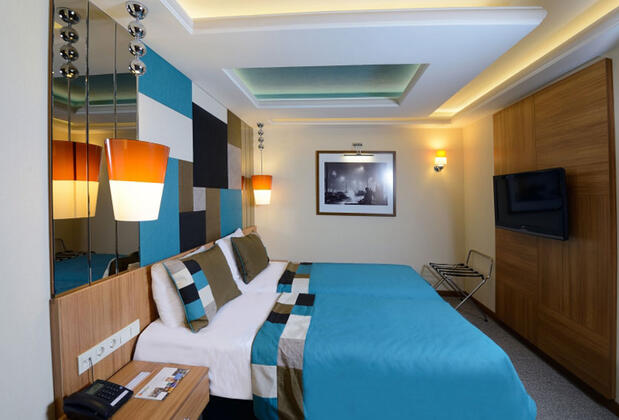 Collage Cihangir Hotel - Görsel 4