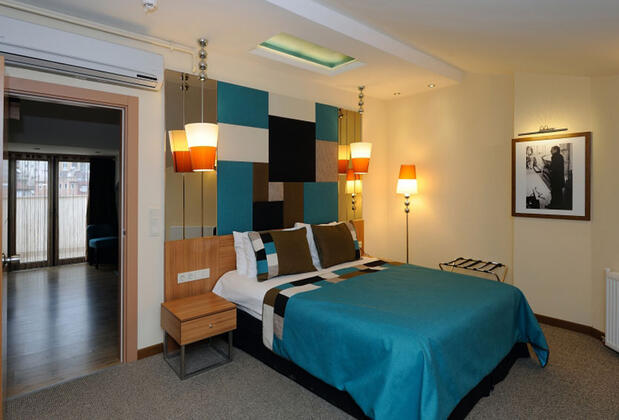 Collage Cihangir Hotel - Görsel 18