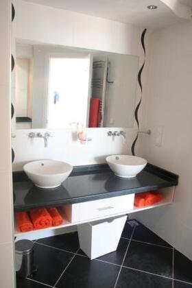 Nicholas Heights Deluxe Suite Hotel - Görsel 16