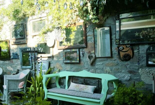 Bozcaada Rengigül Pansiyon - Görsel 9