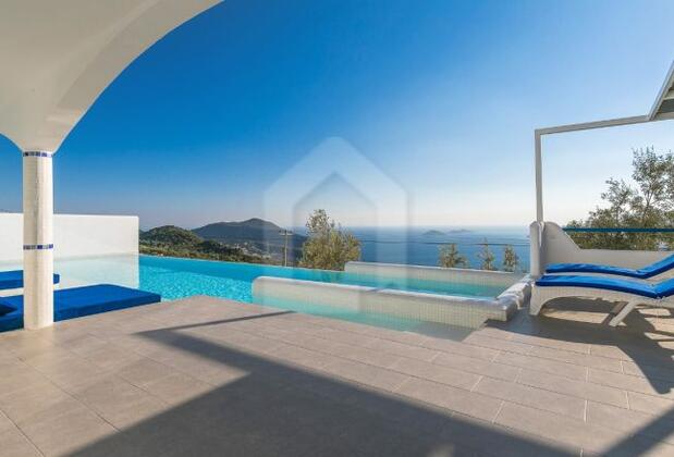 Kalkan'da Deniz Manzaralı Villa - Görsel 18