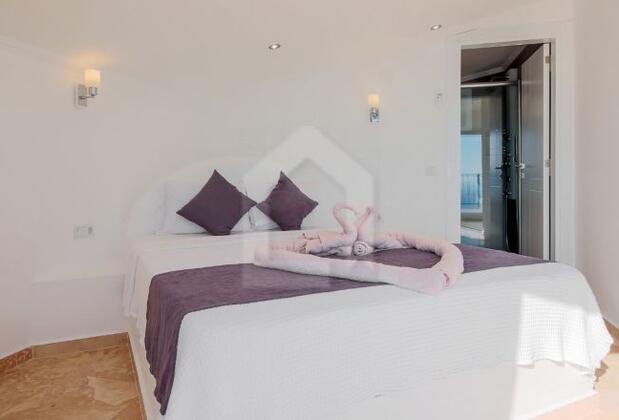 Kalkan'da Deniz Manzaralı Villa - Görsel 24