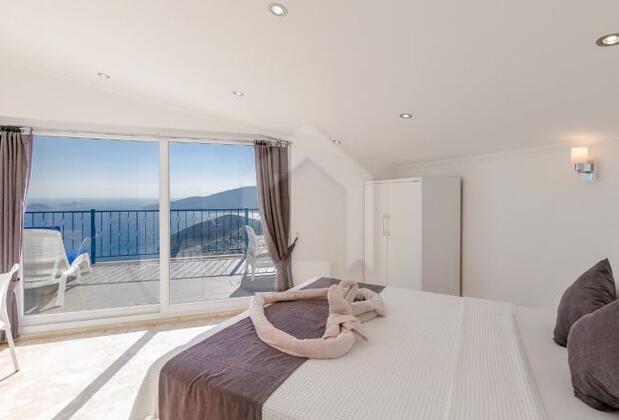 Kalkan'da Deniz Manzaralı Villa - Görsel 6