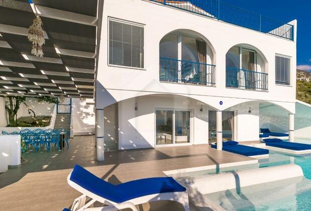 Kalkan'da Deniz Manzaralı Villa - Görsel 30