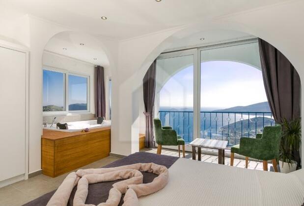 Kalkan'da Deniz Manzaralı Villa - Görsel 12