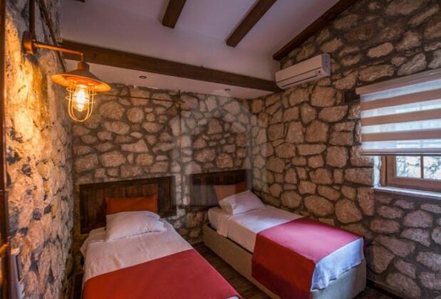 Faralya'da Manzaralı Taş Villa - Görsel 18