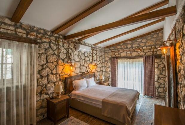 Faralya'da Manzaralı Taş Villa - Görsel 5