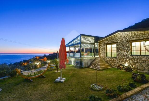 Faralya'da Manzaralı Taş Villa - Görsel 10