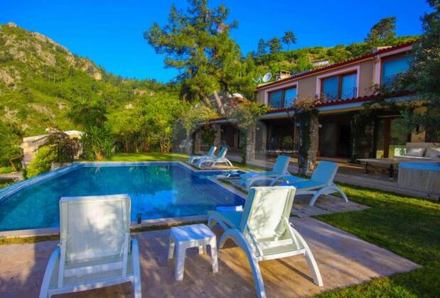 Marmaris'te Doğa Manzaralı Villa - Görsel 9