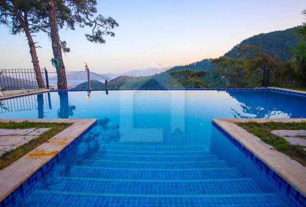 Marmaris'te Doğa Manzaralı Villa - Görsel 8