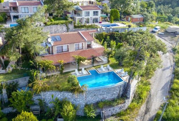 Marmaris'te Doğa Manzaralı Villa - Görsel 4