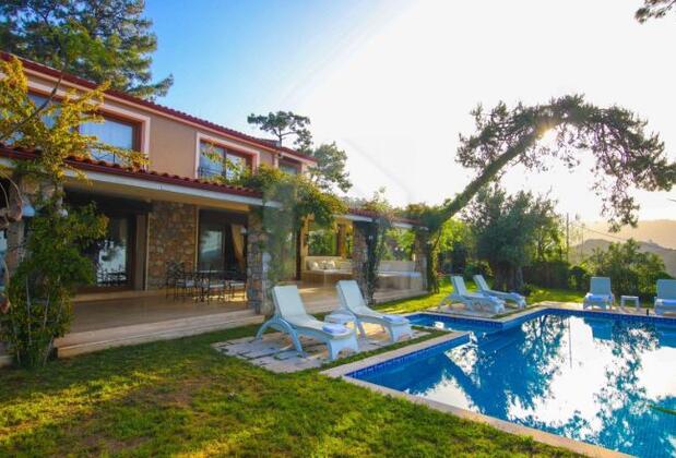 Marmaris'te Doğa Manzaralı Villa - Görsel 10