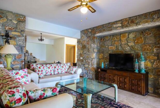 Marmaris'te Doğa Manzaralı Villa - Görsel 12