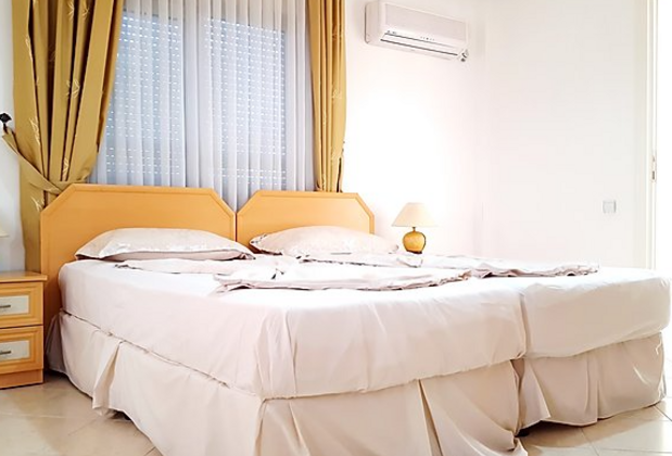 Red Holiday Rentals - Görsel 4