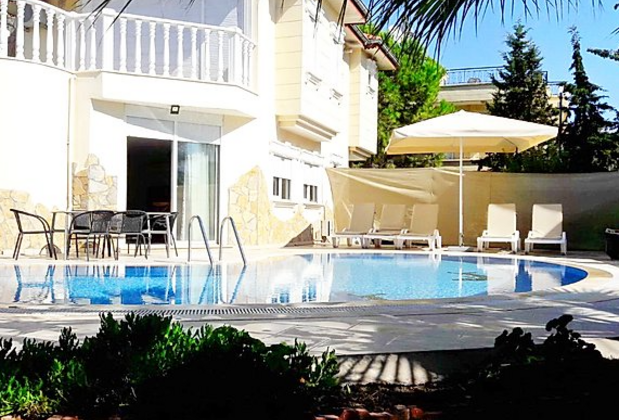 Red Holiday Rentals - Görsel 17