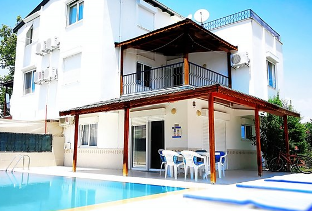 Red Holiday Rentals - Görsel 32