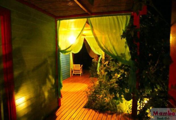 Mambo Beach Bungalow - Görsel 3