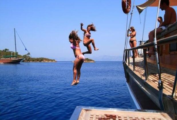 Blue Voyages 12 Island North S Class Floating Yacht - Görsel 5