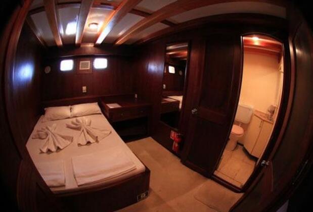 Blue Voyages 12 Island North S Class Floating Yacht - Görsel 3