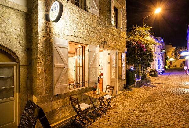 Serin Alaçatı Cafe & Butik Otel - Görsel 3