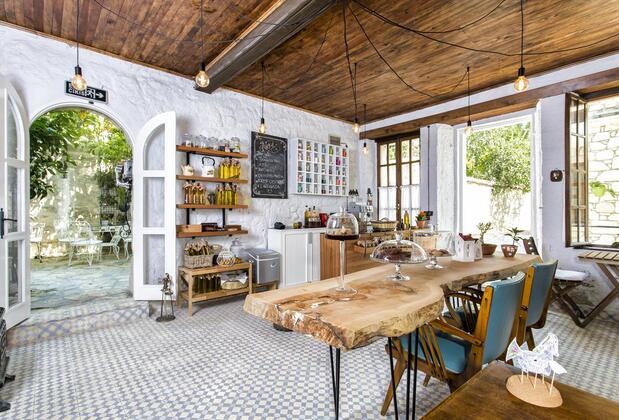 Serin Alaçatı Cafe & Butik Otel - Görsel 9