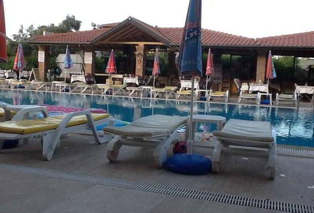 Rhodes Apartments - Görsel 3