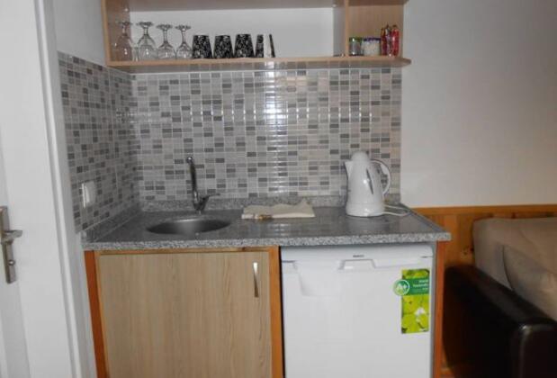 Defne Pansiyon Ağaç ve Apart Evler - Görsel 3