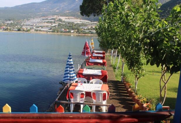 Mavi Yengeç Yüzer Köşk Restaurant ve Apart Otel - Görsel 40