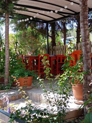 Bozcaada Zeytin Suite Pansiyon - Görsel 9