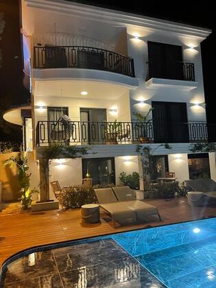  Cunda Pier +12 Adult Only - Görsel 9