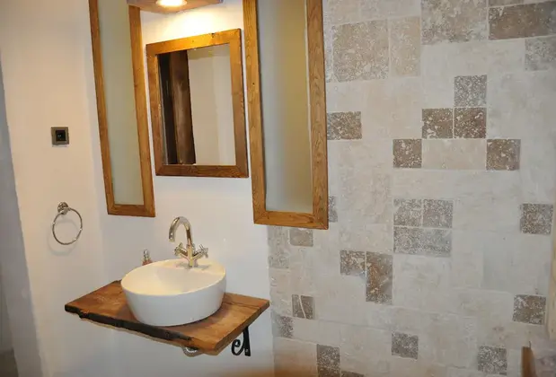 Monk Island Guesthouse Foça - Görsel 18