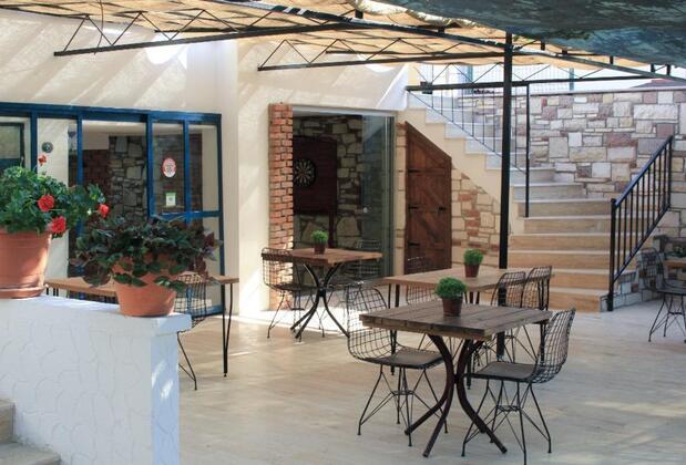 Monk Island Guesthouse Foça - Görsel 3