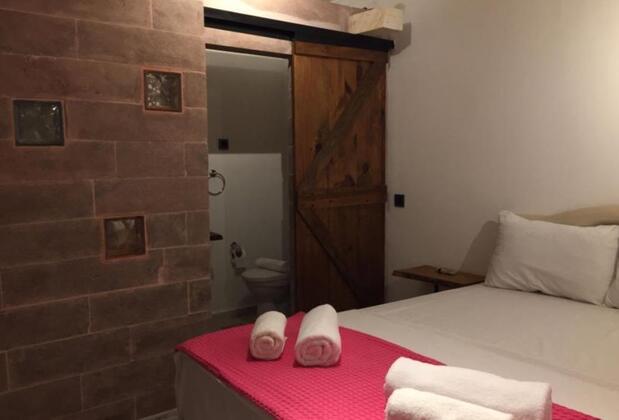 Monk Island Guesthouse Foça - Görsel 15