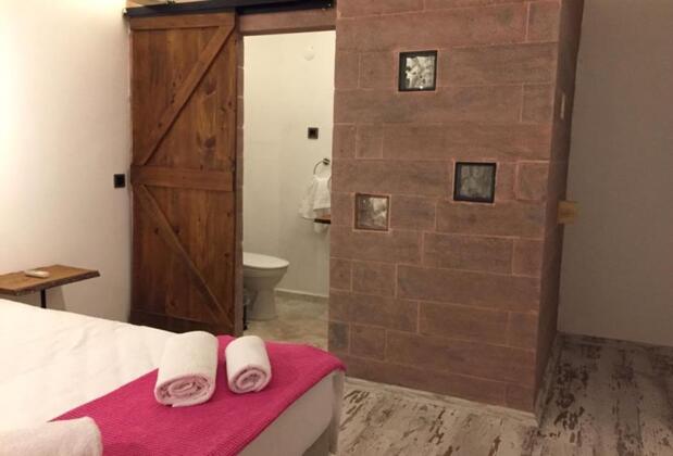 Monk Island Guesthouse Foça - Görsel 8