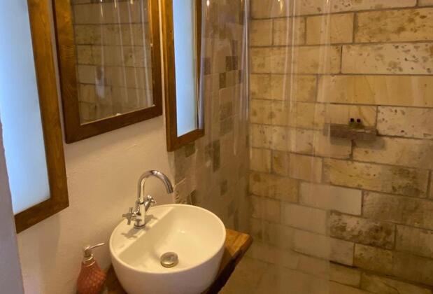 Monk Island Guesthouse Foça - Görsel 22