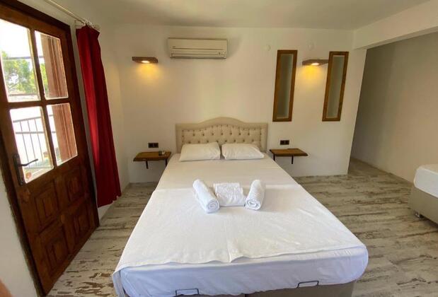 Monk Island Guesthouse Foça - Görsel 6