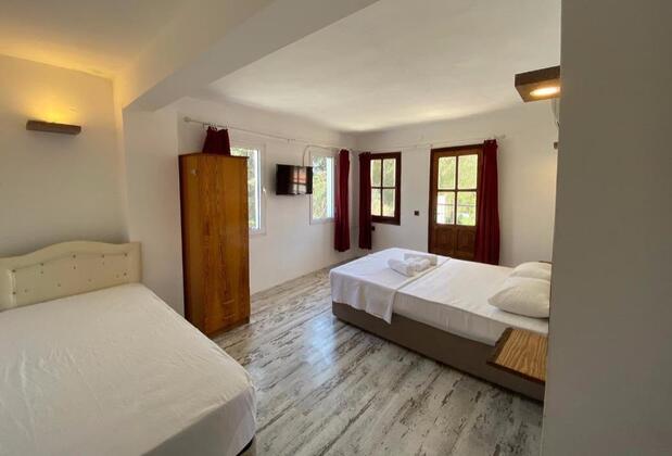 Monk Island Guesthouse Foça - Görsel 10