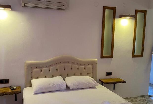 Monk Island Guesthouse Foça - Görsel 11