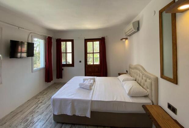 Monk Island Guesthouse Foça - Görsel 12